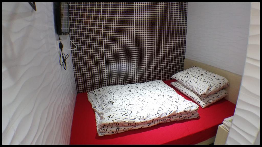 Micro Hotel Hong Kong Bagian luar foto