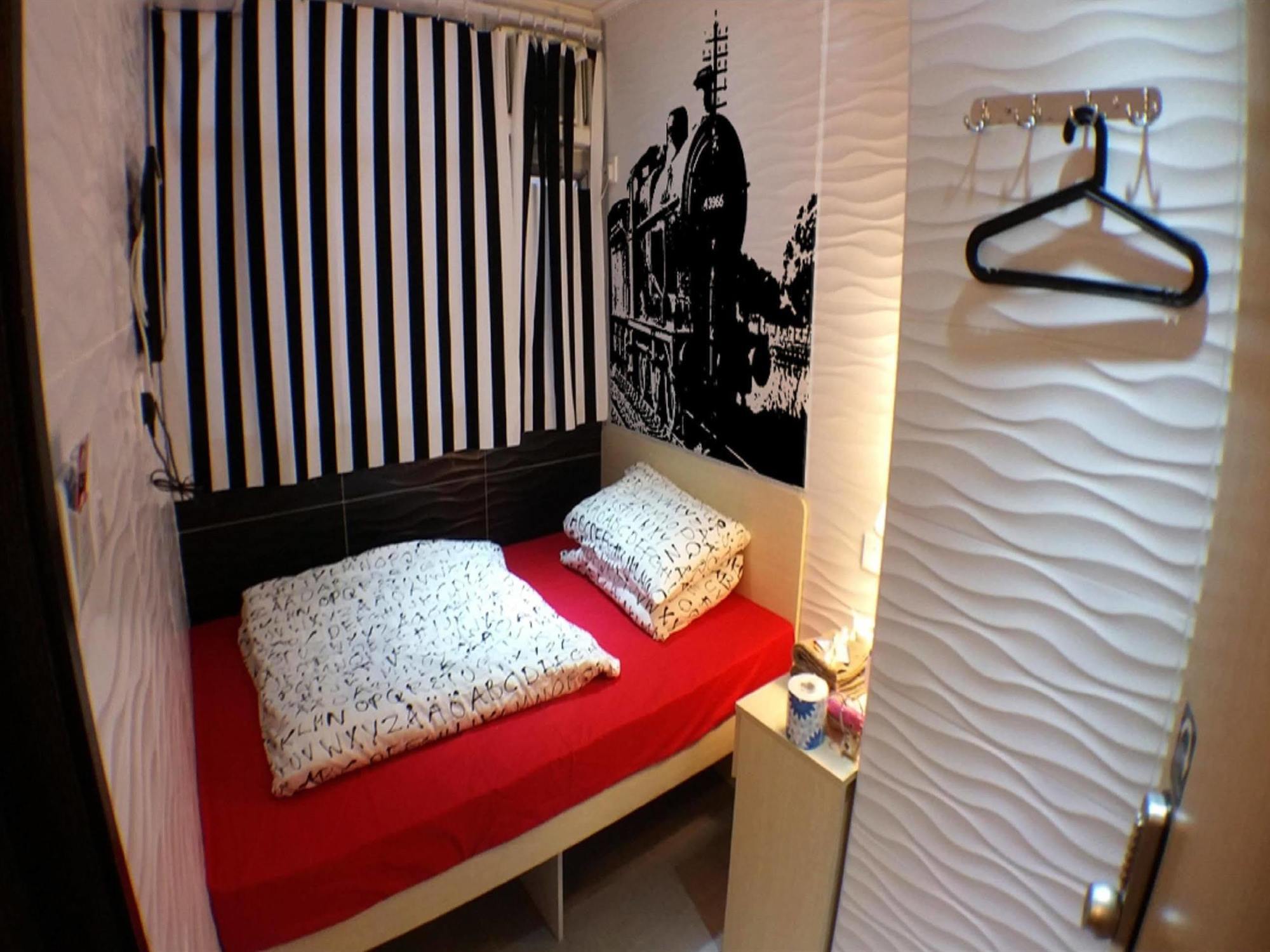 Micro Hotel Hong Kong Bagian luar foto